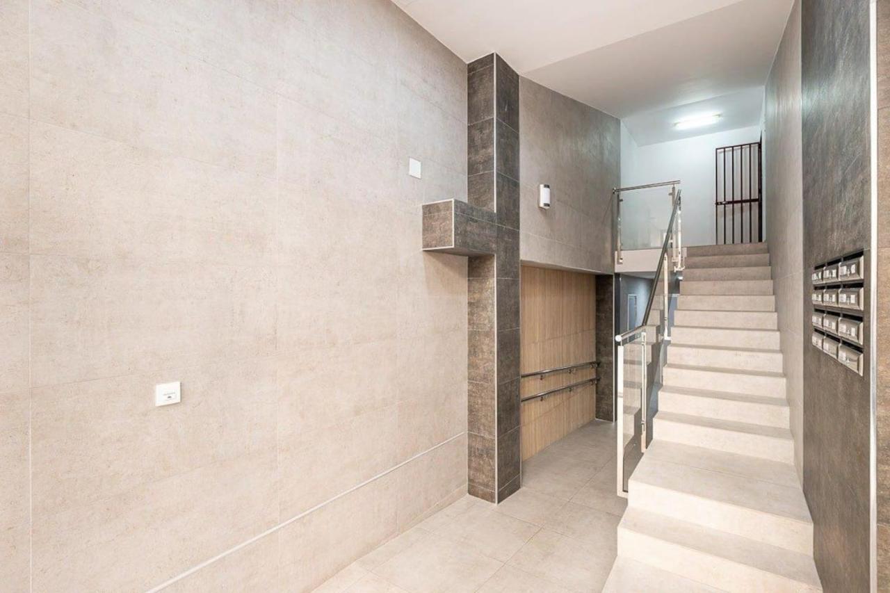 Modern Apartment In The Heart Of غرناطة المظهر الخارجي الصورة