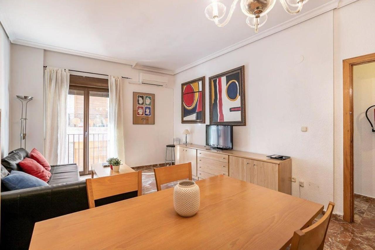 Modern Apartment In The Heart Of غرناطة المظهر الخارجي الصورة