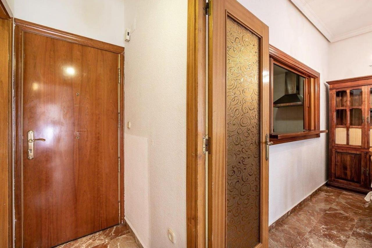 Modern Apartment In The Heart Of غرناطة المظهر الخارجي الصورة